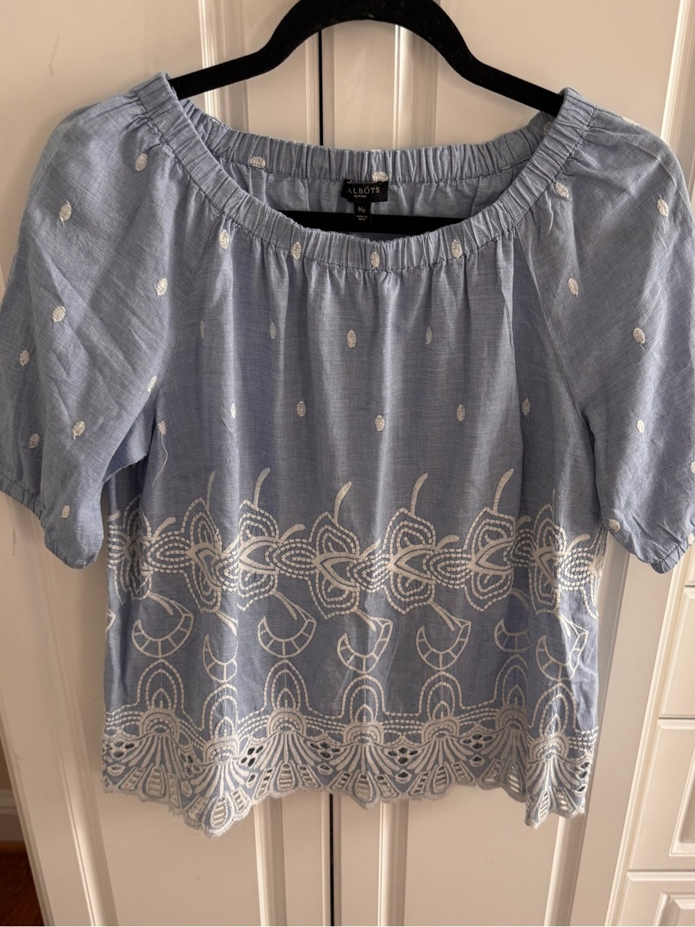 Talbots medium petite chambray embroidered blouse like new